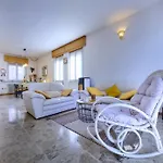 My Lovely House, Un Angolo Di Pace Fra Le Montagne E Il Di Apartman Esino Lario
